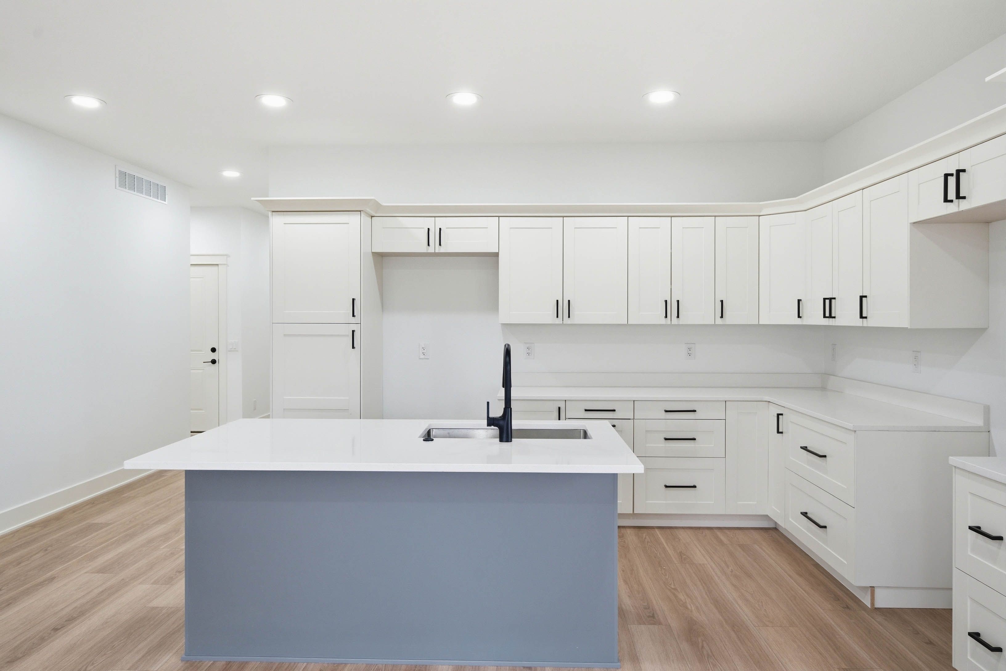 Listing Photo: 16359 Kennedy St Ackley IA--11